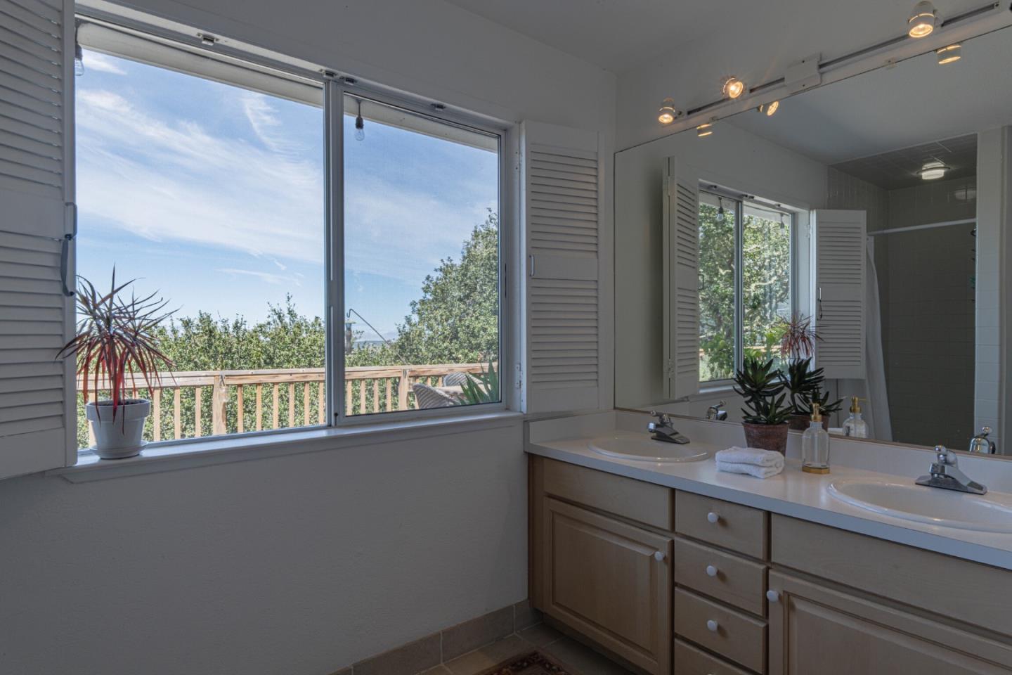 Detail Gallery Image 34 of 61 For 27465 Vista Del Toro Pl, Salinas,  CA 93908 - 3 Beds | 3 Baths