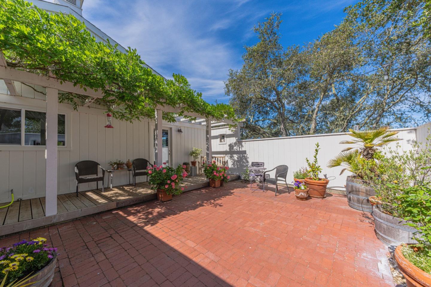 Detail Gallery Image 5 of 61 For 27465 Vista Del Toro Pl, Salinas,  CA 93908 - 3 Beds | 3 Baths