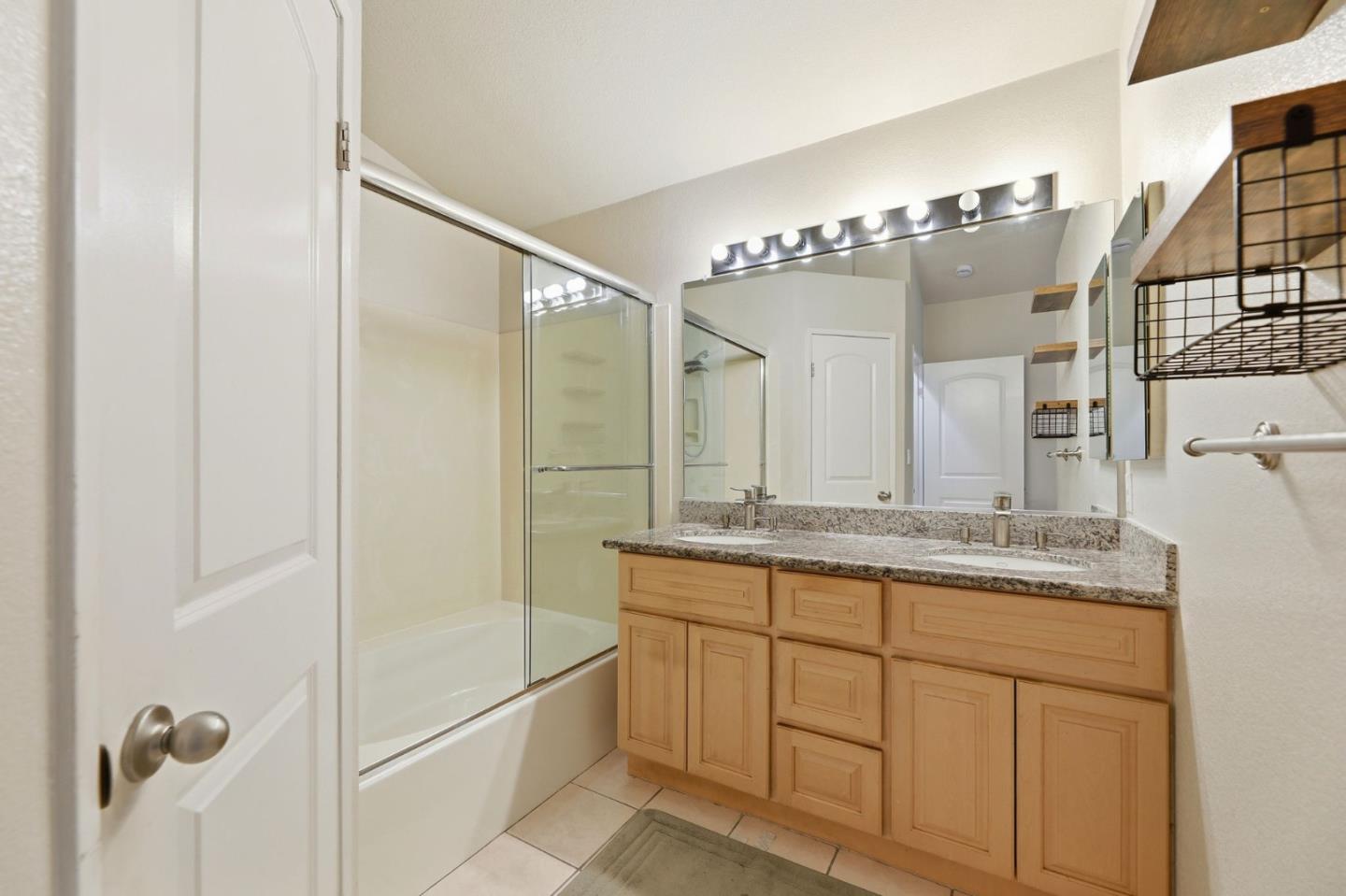 Detail Gallery Image 22 of 37 For 6995 Rodling Dr #F,  San Jose,  CA 95138 - 3 Beds | 3 Baths