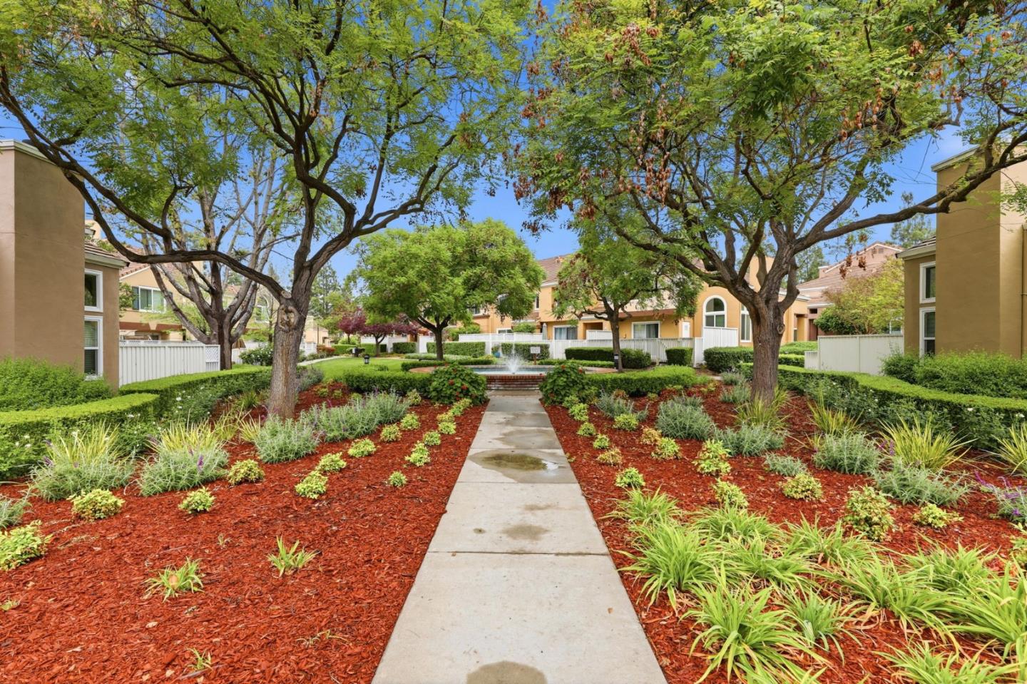 Detail Gallery Image 33 of 37 For 6995 Rodling Dr #F,  San Jose,  CA 95138 - 3 Beds | 3 Baths