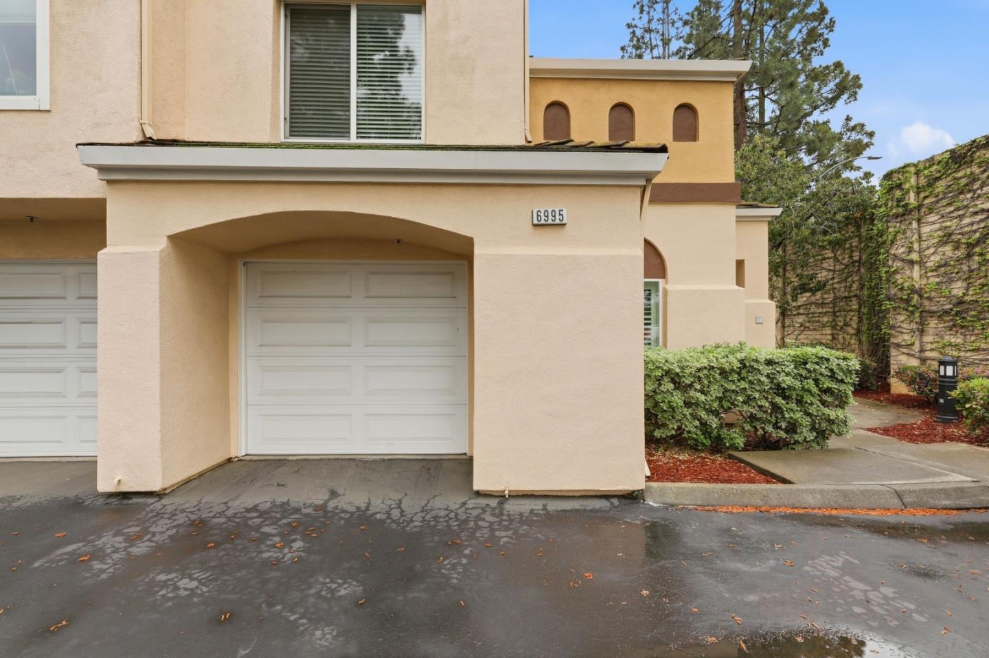 Detail Gallery Image 5 of 37 For 6995 Rodling Dr #F,  San Jose,  CA 95138 - 3 Beds | 3 Baths