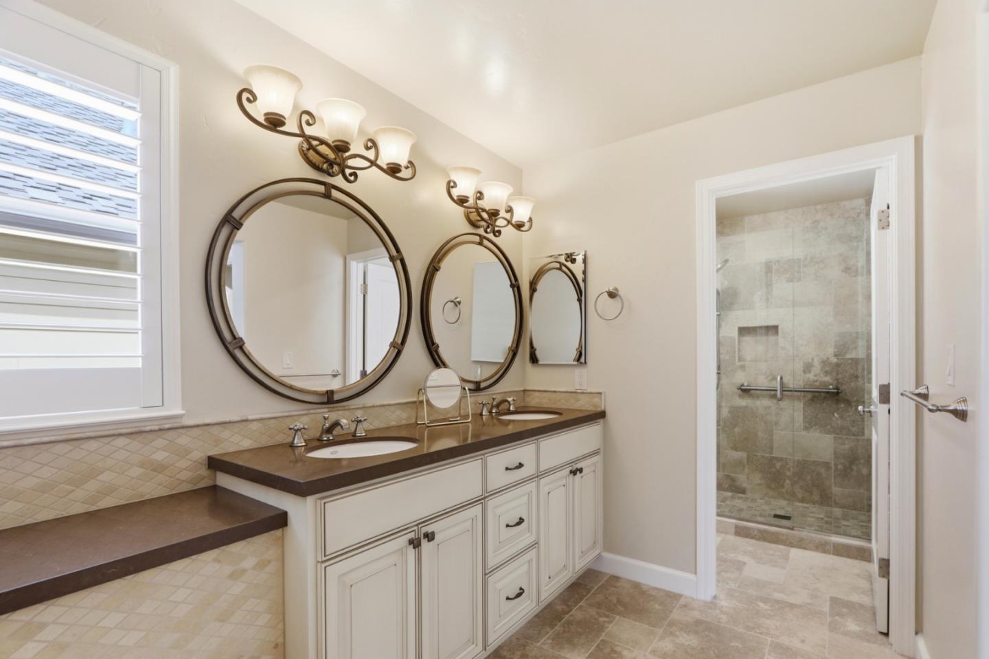 Detail Gallery Image 12 of 26 For 550 Gabilan St, Los Altos,  CA 94022 - 3 Beds | 2/1 Baths