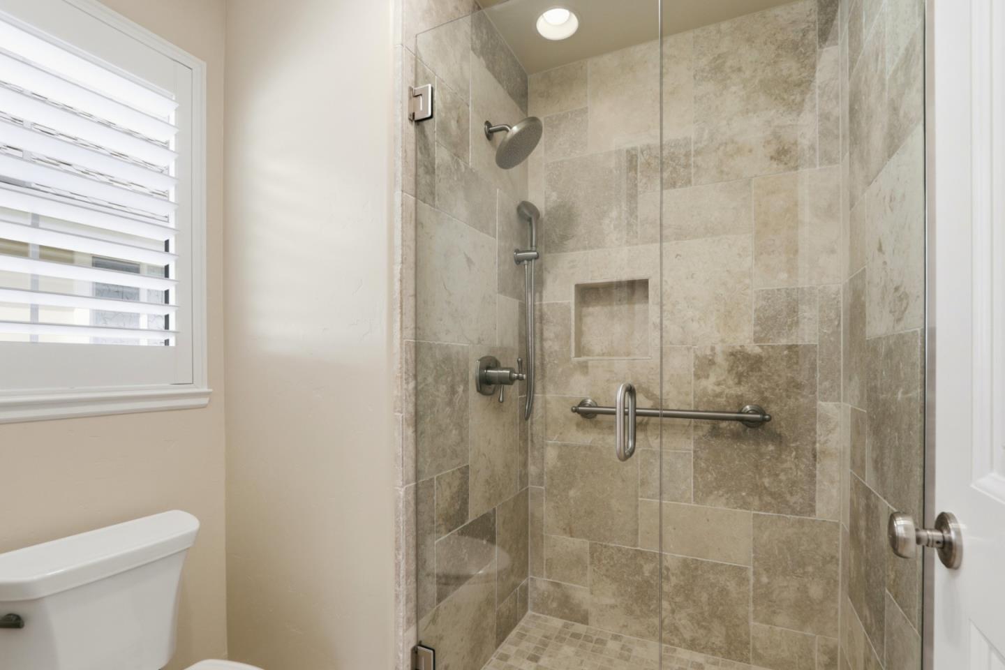 Detail Gallery Image 14 of 26 For 550 Gabilan St, Los Altos,  CA 94022 - 3 Beds | 2/1 Baths