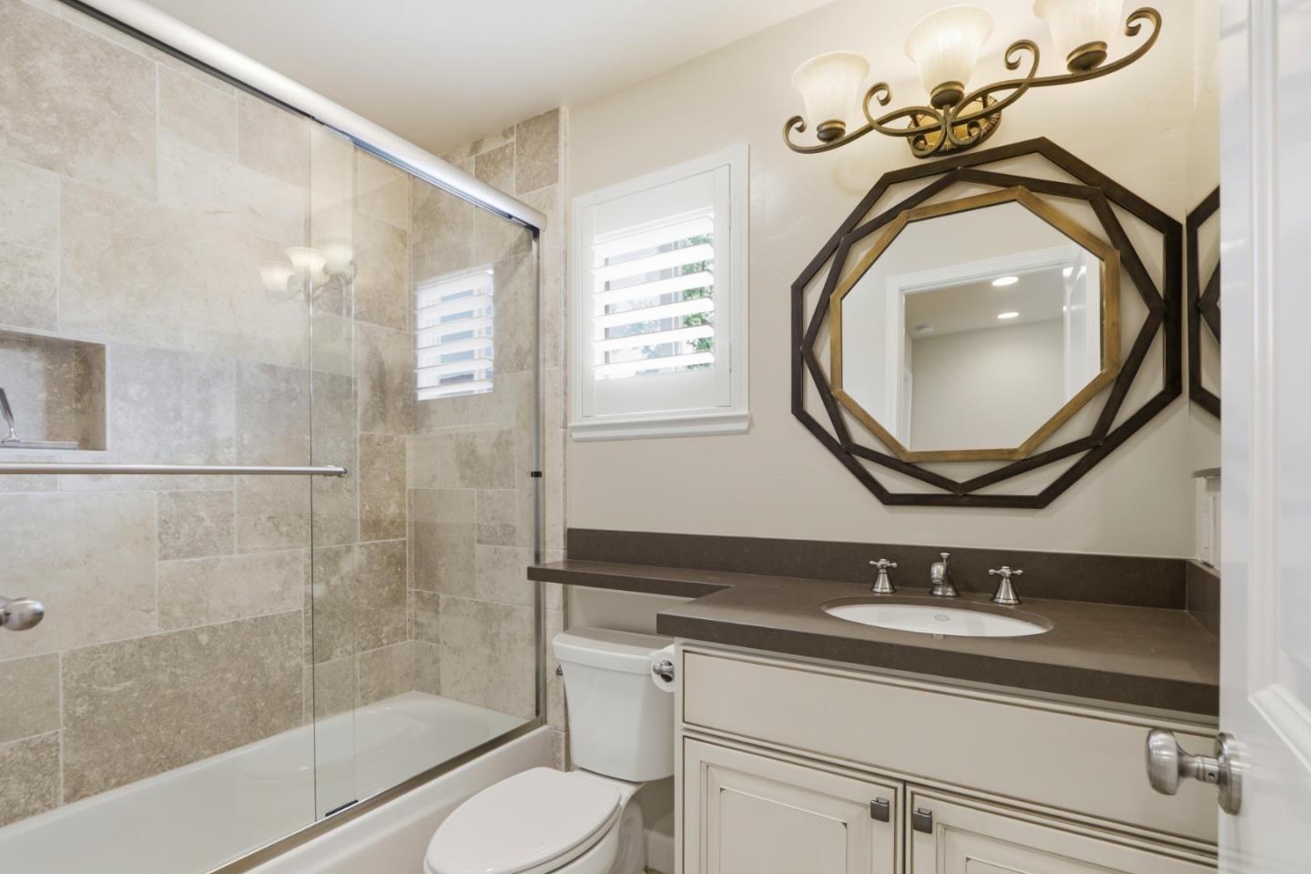 Detail Gallery Image 17 of 26 For 550 Gabilan St, Los Altos,  CA 94022 - 3 Beds | 2/1 Baths