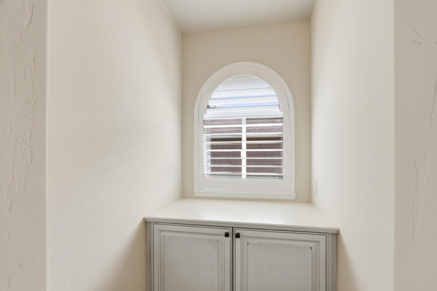 Detail Gallery Image 18 of 26 For 550 Gabilan St, Los Altos,  CA 94022 - 3 Beds | 2/1 Baths