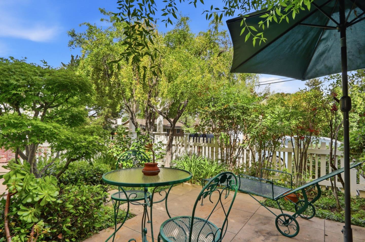 Detail Gallery Image 20 of 26 For 550 Gabilan St, Los Altos,  CA 94022 - 3 Beds | 2/1 Baths