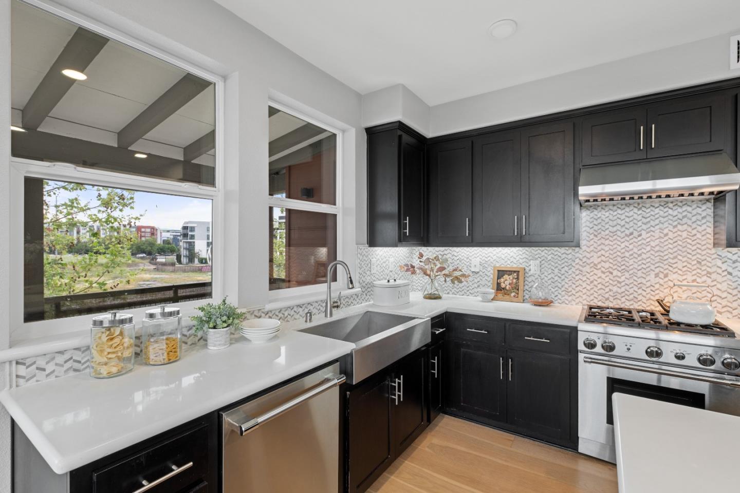 Detail Gallery Image 18 of 44 For 236 Market St, Milpitas,  CA 95035 - 3 Beds | 3 Baths