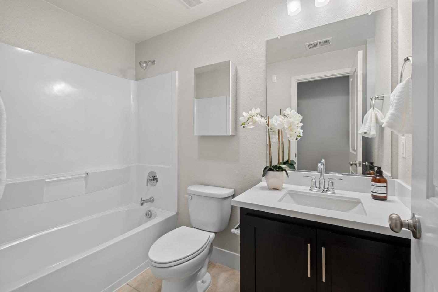 Detail Gallery Image 33 of 44 For 236 Market St, Milpitas,  CA 95035 - 3 Beds | 3 Baths