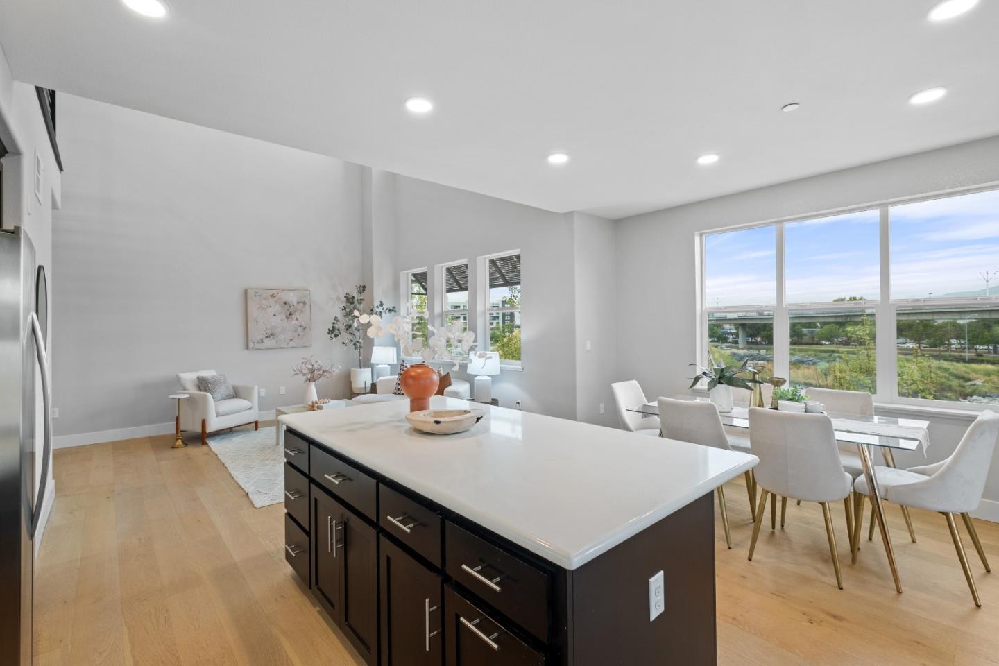 Detail Gallery Image 6 of 44 For 236 Market St, Milpitas,  CA 95035 - 3 Beds | 3 Baths