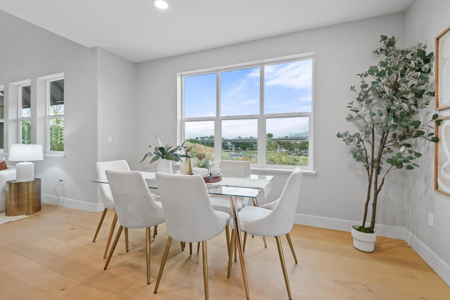 Detail Gallery Image 7 of 44 For 236 Market St, Milpitas,  CA 95035 - 3 Beds | 3 Baths