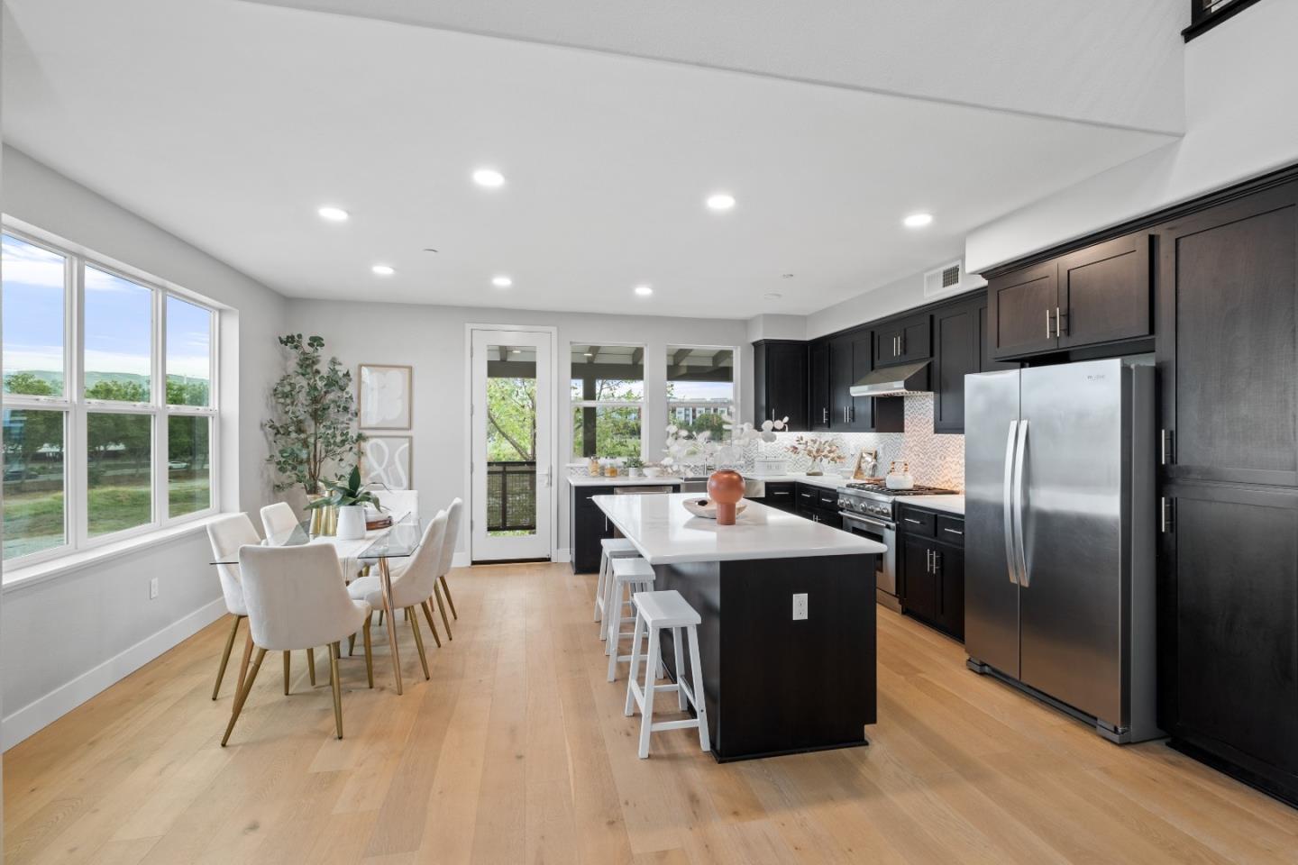 Detail Gallery Image 8 of 44 For 236 Market St, Milpitas,  CA 95035 - 3 Beds | 3 Baths