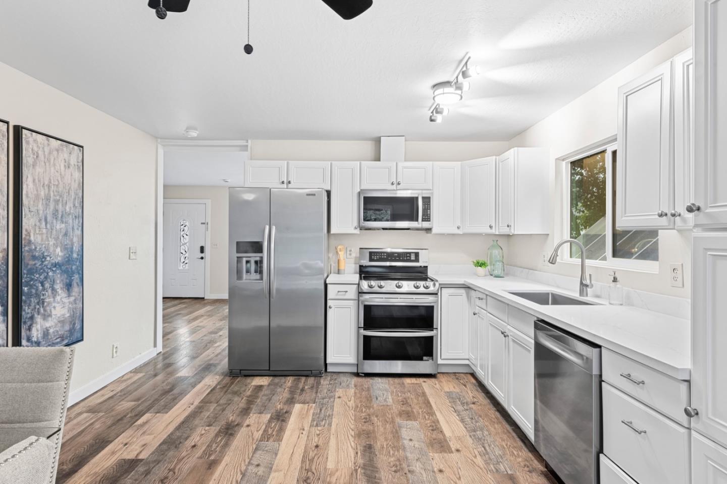 Detail Gallery Image 13 of 41 For 1300 Meadow Ct, Morgan Hill,  CA 95037 - 4 Beds | 2 Baths