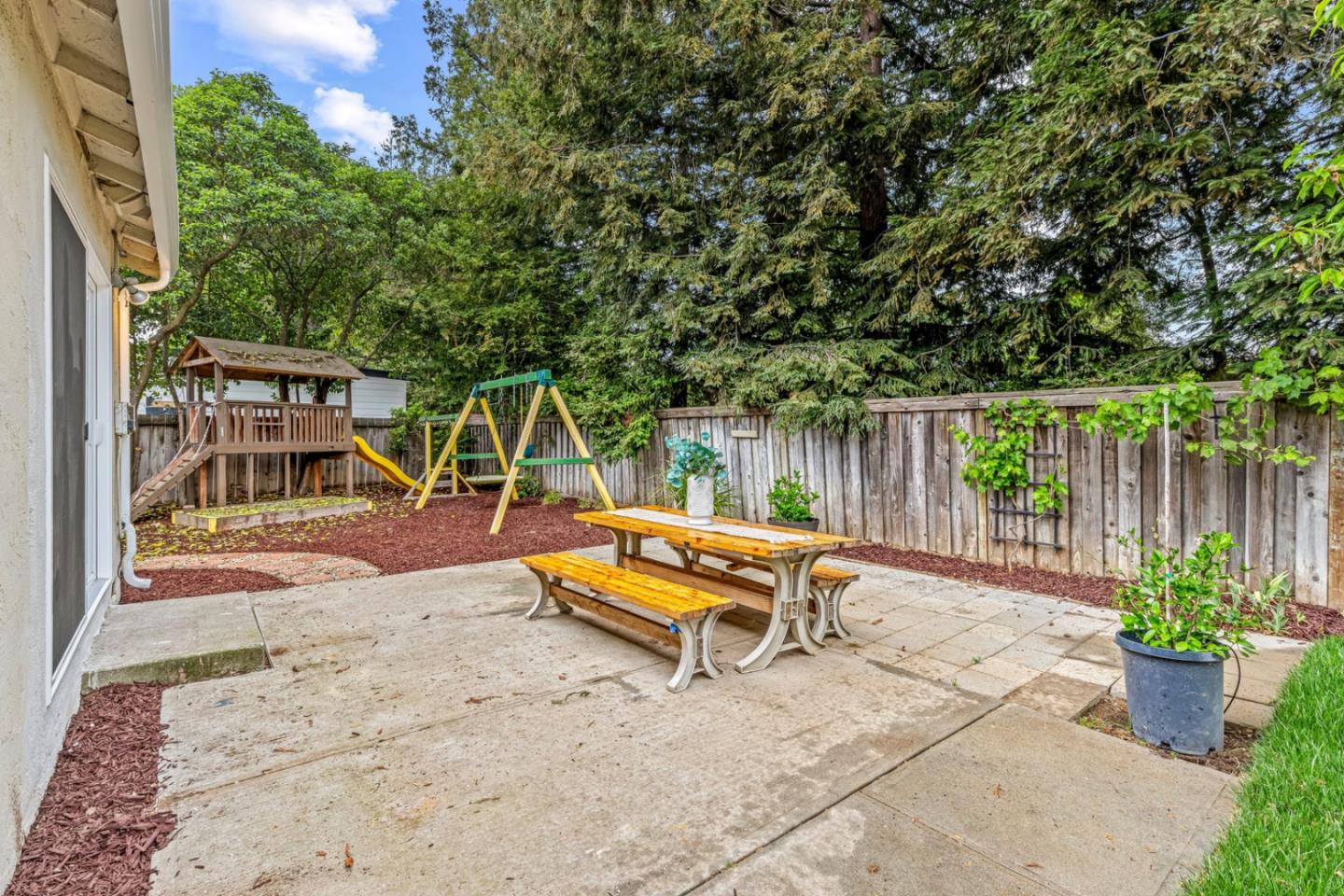 Detail Gallery Image 33 of 41 For 1300 Meadow Ct, Morgan Hill,  CA 95037 - 4 Beds | 2 Baths