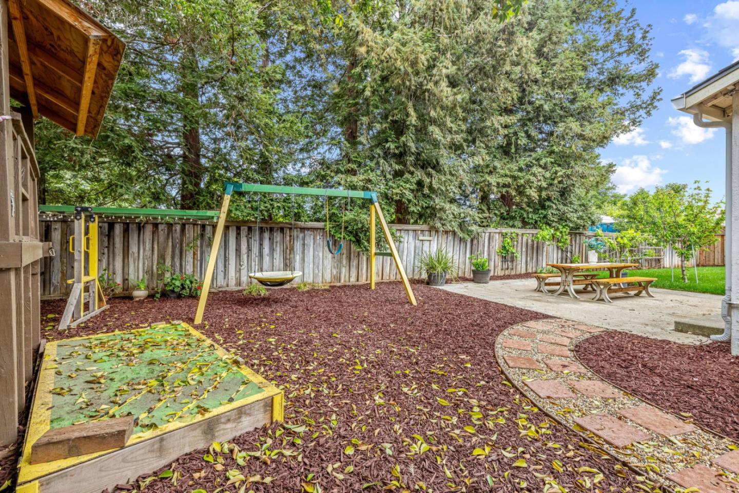 Detail Gallery Image 35 of 41 For 1300 Meadow Ct, Morgan Hill,  CA 95037 - 4 Beds | 2 Baths