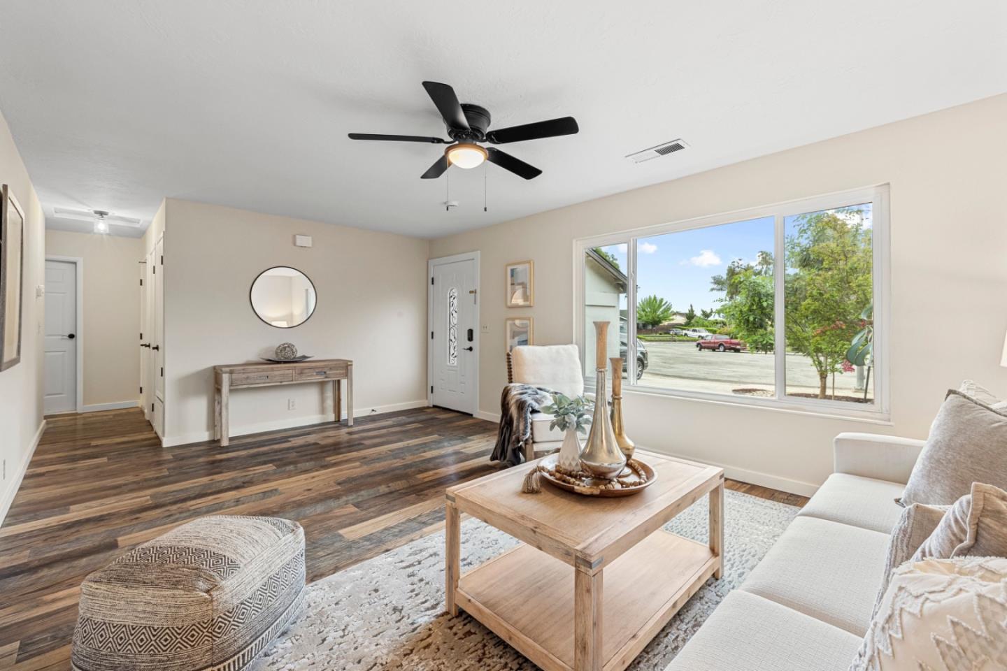 Detail Gallery Image 5 of 41 For 1300 Meadow Ct, Morgan Hill,  CA 95037 - 4 Beds | 2 Baths