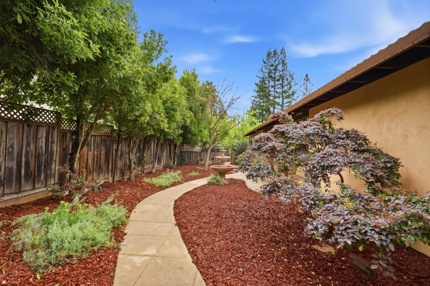 Detail Gallery Image 3 of 33 For 199 Glenwood Dr, Scotts Valley,  CA 95066 - 3 Beds | 2 Baths