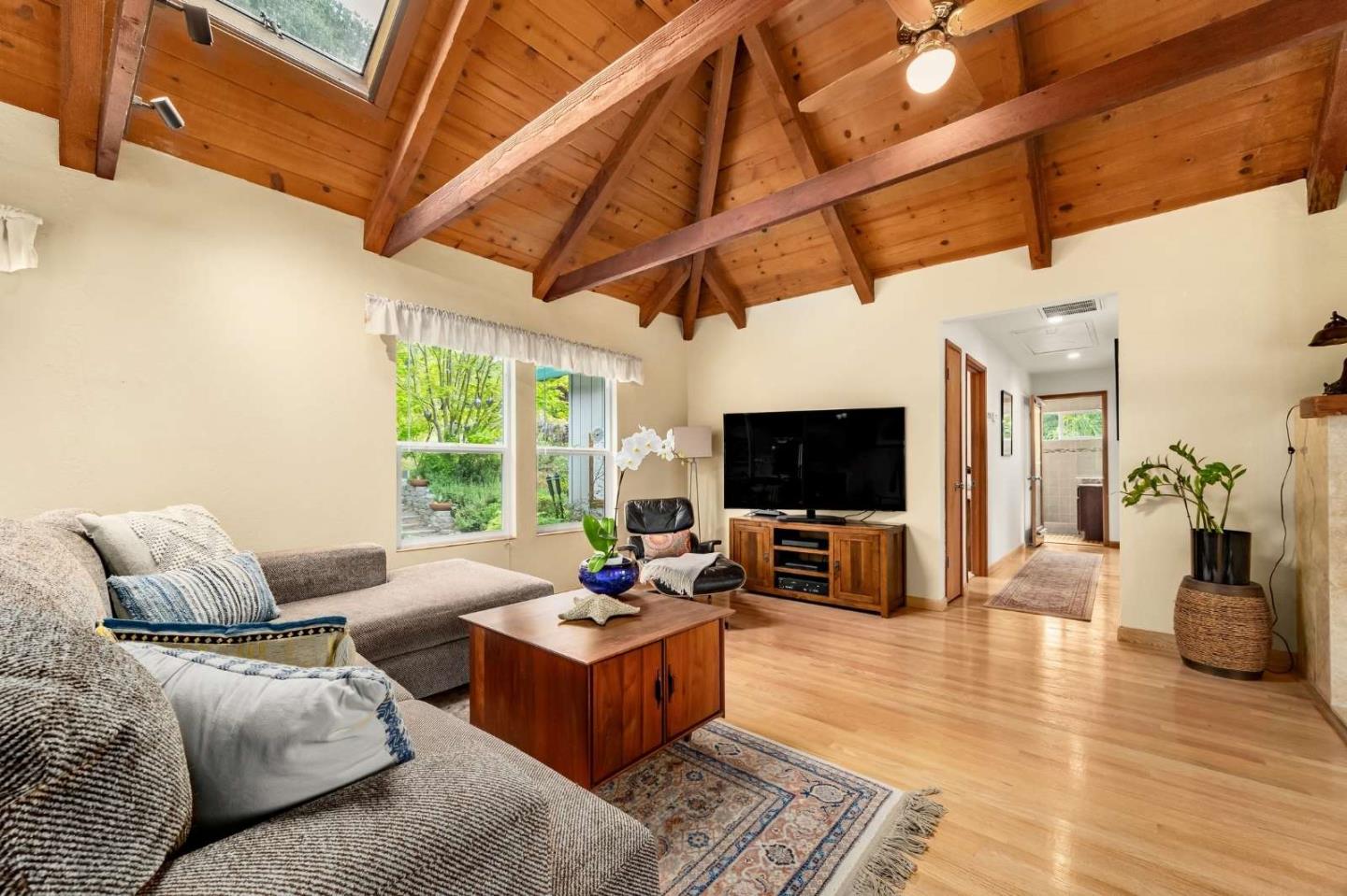 Detail Gallery Image 5 of 44 For 2111 Cox Rd, Aptos,  CA 95003 - 3 Beds | 2/1 Baths