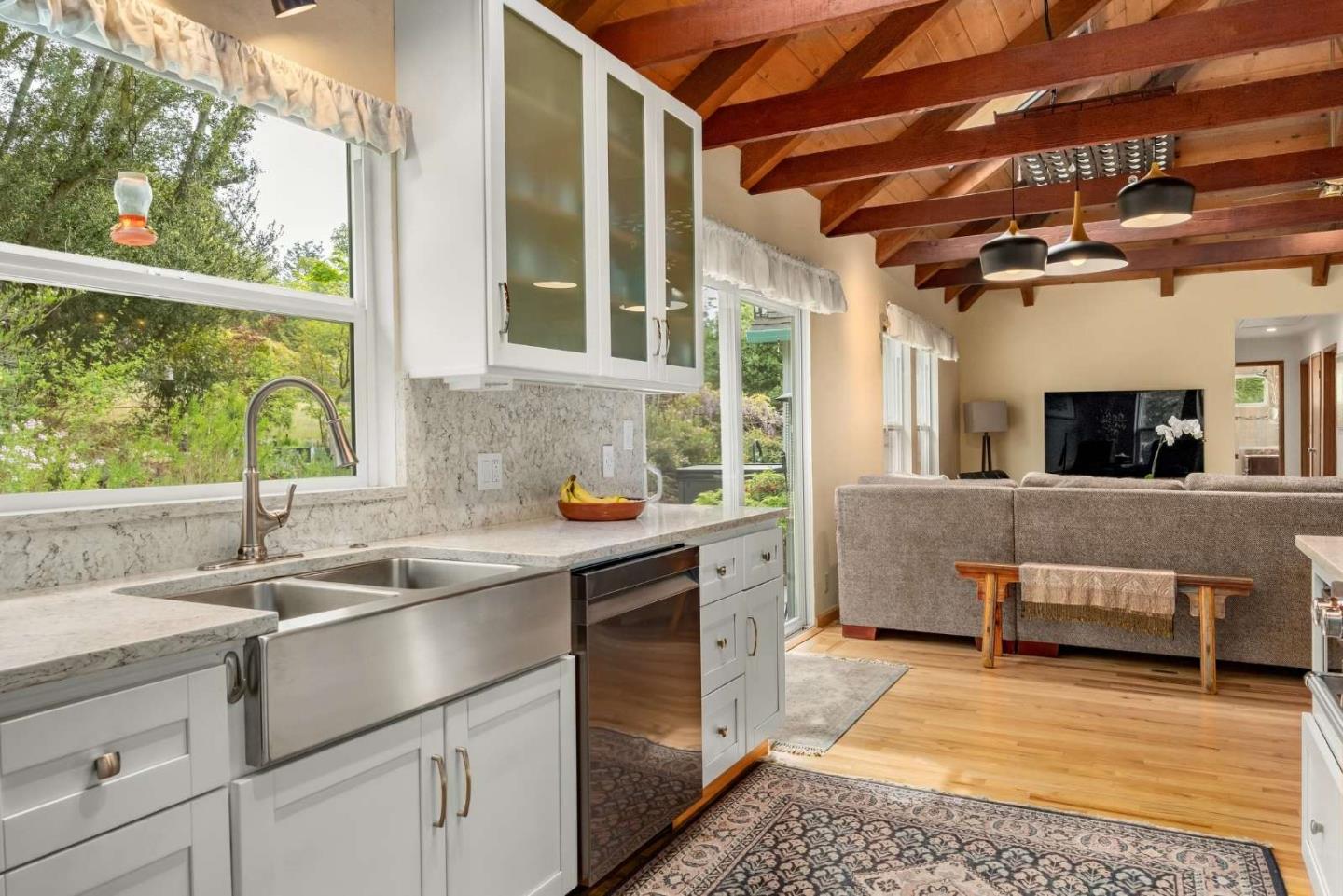 Detail Gallery Image 9 of 44 For 2111 Cox Rd, Aptos,  CA 95003 - 3 Beds | 2/1 Baths