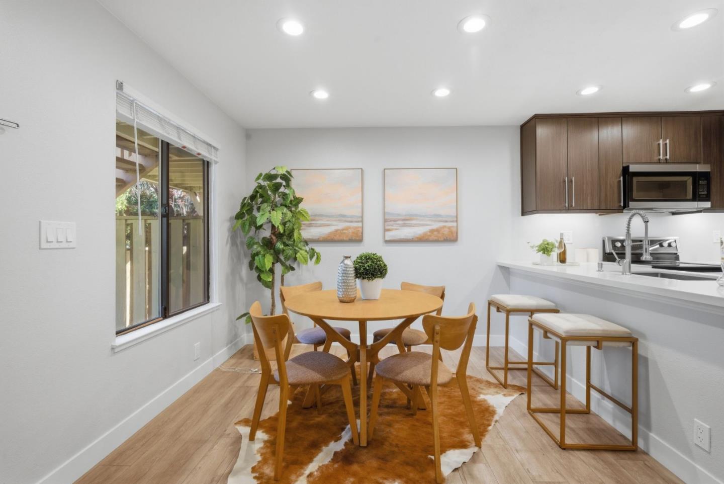 Detail Gallery Image 10 of 47 For 1264 Coyote Creek Pl, San Jose,  CA 95116 - 2 Beds | 2 Baths