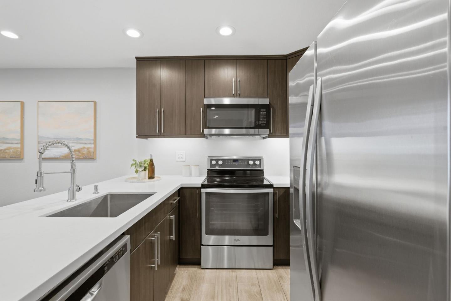 Detail Gallery Image 7 of 47 For 1264 Coyote Creek Pl, San Jose,  CA 95116 - 2 Beds | 2 Baths