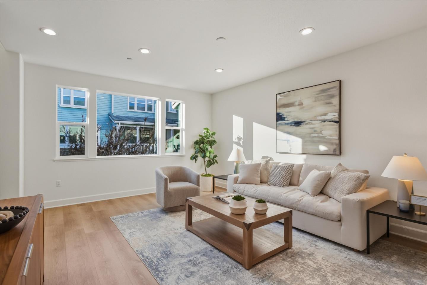 Detail Gallery Image 12 of 34 For 131 Ivory Palm Ter, Sunnyvale,  CA 94086 - 3 Beds | 3/1 Baths