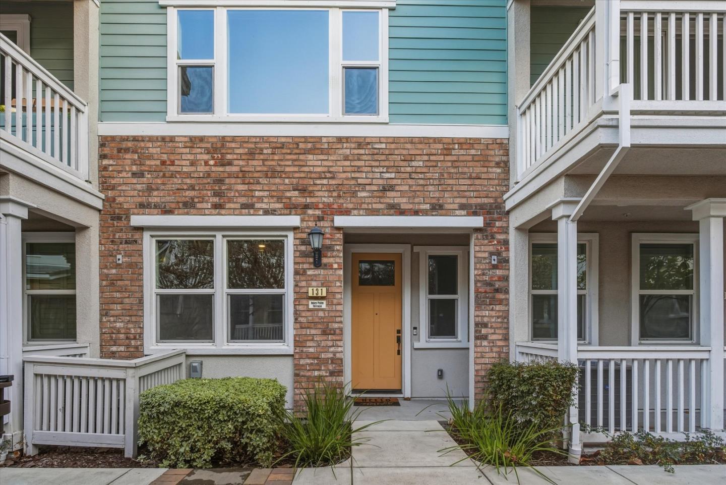 Detail Gallery Image 8 of 34 For 131 Ivory Palm Ter, Sunnyvale,  CA 94086 - 3 Beds | 3/1 Baths