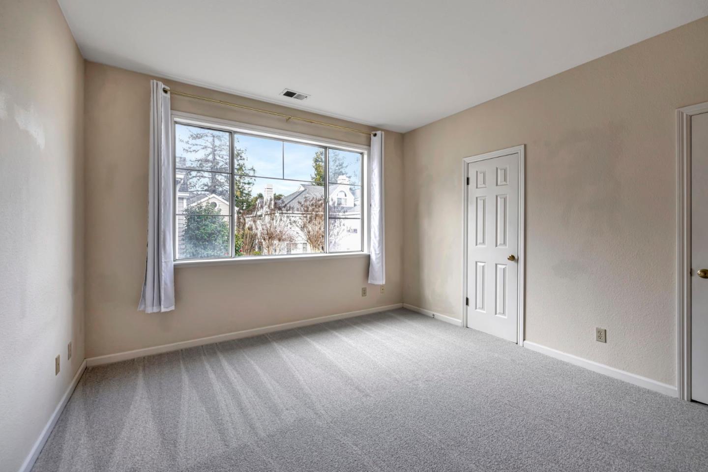 Detail Gallery Image 13 of 25 For 3421 El Camino Real 16e,  Menlo Park,  CA 94027 - 3 Beds | 3 Baths