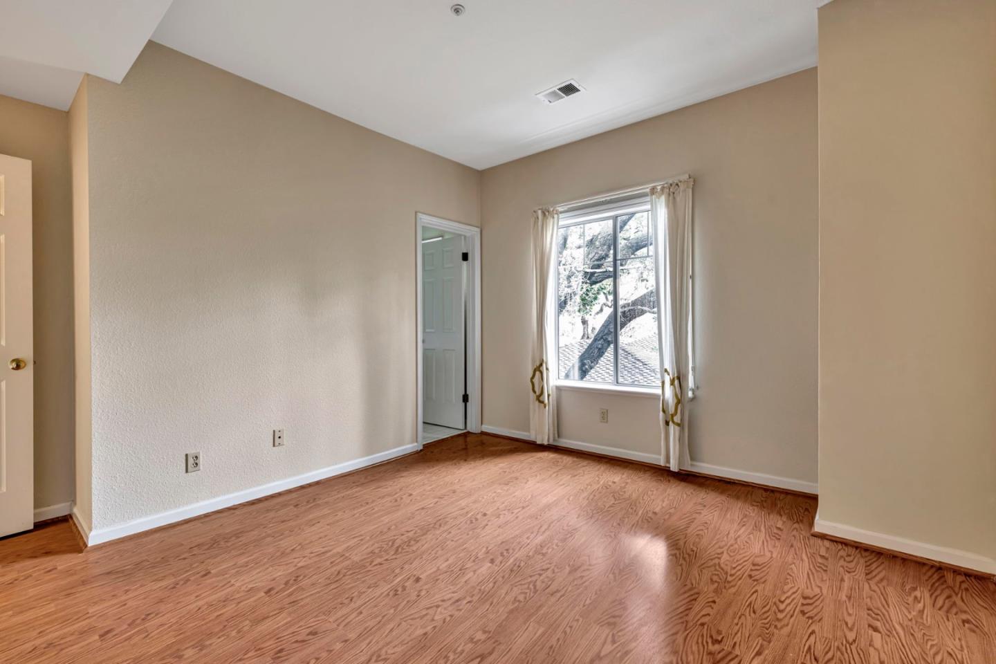 Detail Gallery Image 14 of 25 For 3421 El Camino Real 16e,  Menlo Park,  CA 94027 - 3 Beds | 3 Baths