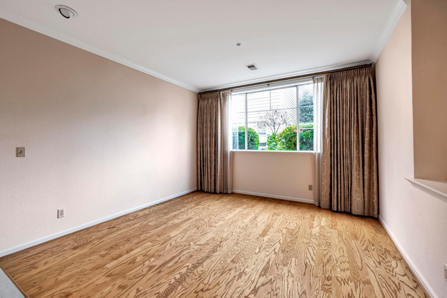 Detail Gallery Image 6 of 25 For 3421 El Camino Real 16e,  Menlo Park,  CA 94027 - 3 Beds | 3 Baths