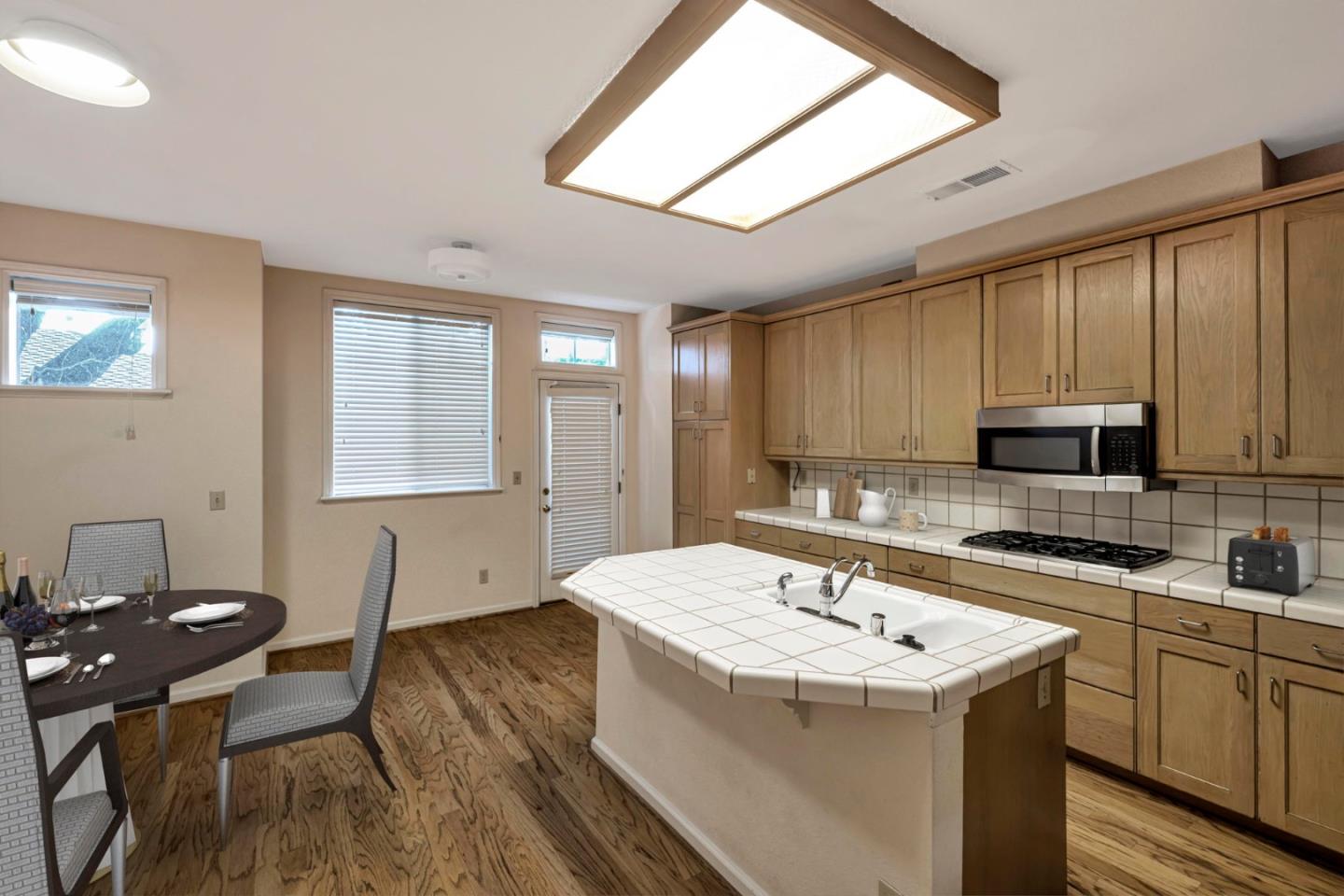 Detail Gallery Image 7 of 25 For 3421 El Camino Real 16e,  Menlo Park,  CA 94027 - 3 Beds | 3 Baths