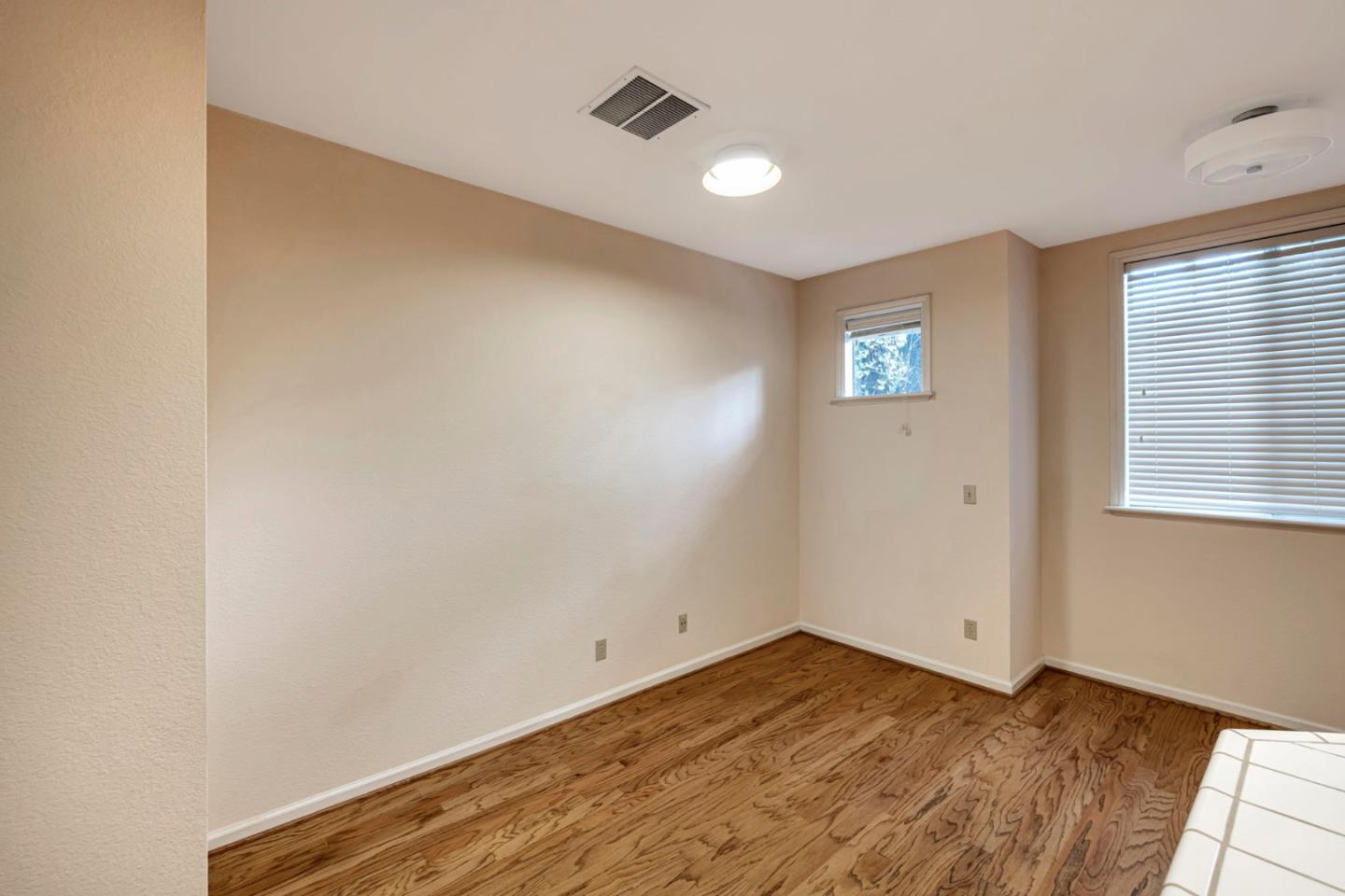 Detail Gallery Image 9 of 25 For 3421 El Camino Real 16e,  Menlo Park,  CA 94027 - 3 Beds | 3 Baths