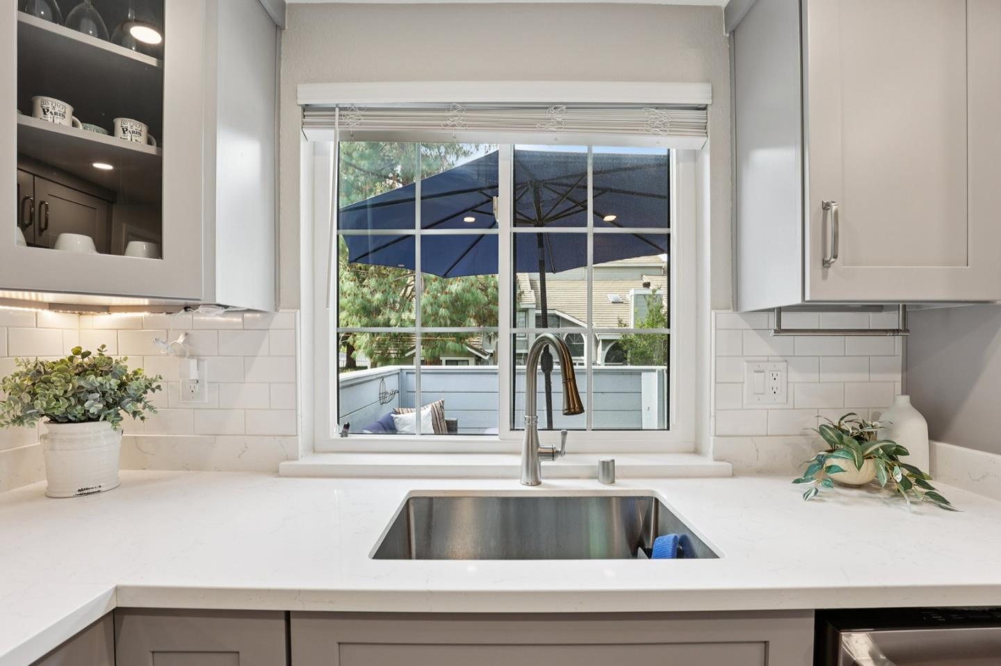 Detail Gallery Image 12 of 62 For 2890 Buena Crest Ct, San Jose,  CA 95121 - 2 Beds | 2 Baths