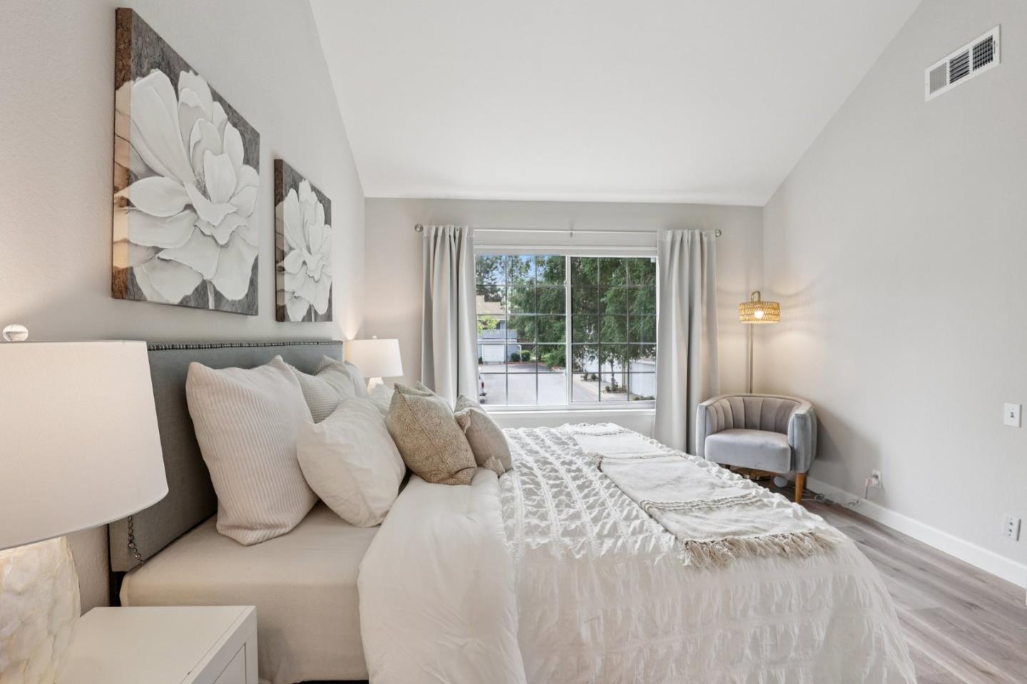 Detail Gallery Image 16 of 62 For 2890 Buena Crest Ct, San Jose,  CA 95121 - 2 Beds | 2 Baths