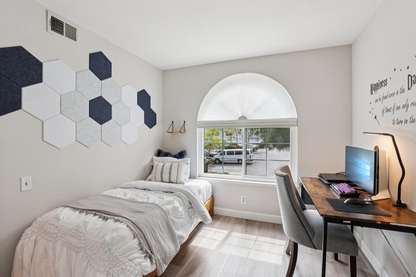 Detail Gallery Image 19 of 62 For 2890 Buena Crest Ct, San Jose,  CA 95121 - 2 Beds | 2 Baths