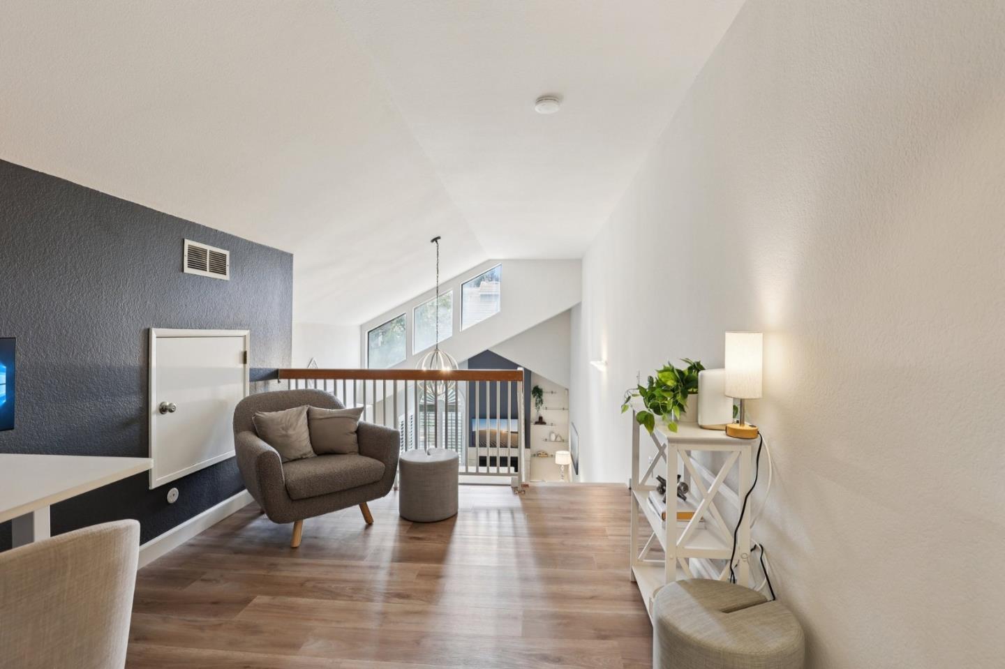 Detail Gallery Image 22 of 62 For 2890 Buena Crest Ct, San Jose,  CA 95121 - 2 Beds | 2 Baths