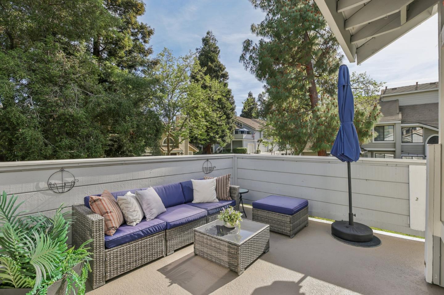 Detail Gallery Image 24 of 62 For 2890 Buena Crest Ct, San Jose,  CA 95121 - 2 Beds | 2 Baths