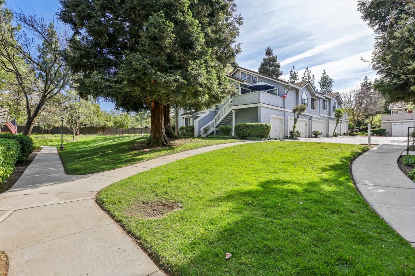 Detail Gallery Image 35 of 62 For 2890 Buena Crest Ct, San Jose,  CA 95121 - 2 Beds | 2 Baths