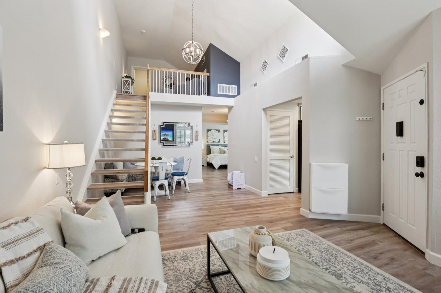 Detail Gallery Image 4 of 62 For 2890 Buena Crest Ct, San Jose,  CA 95121 - 2 Beds | 2 Baths