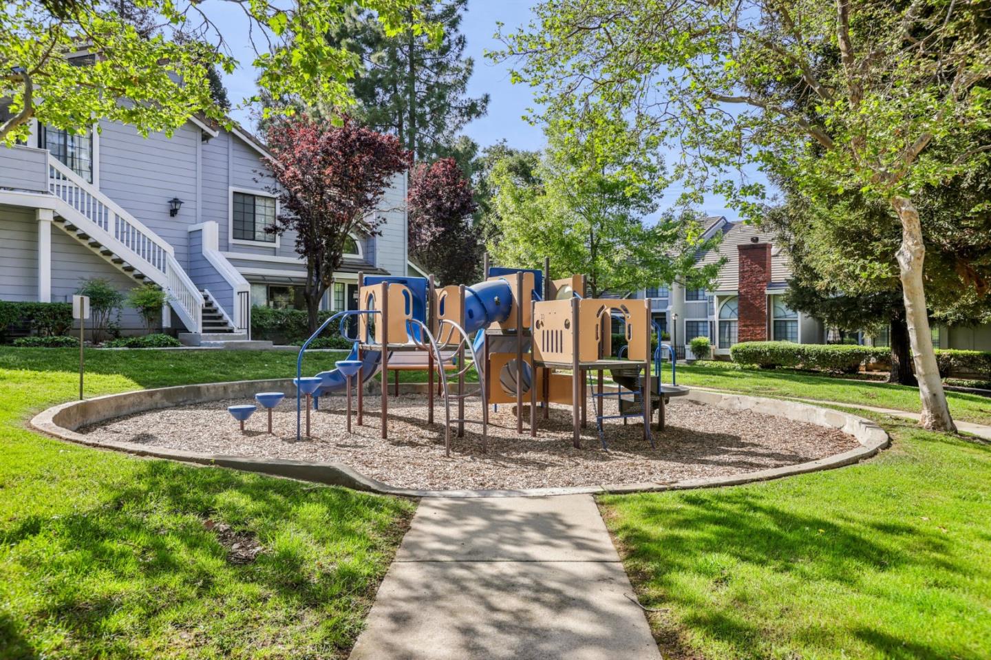 Detail Gallery Image 41 of 62 For 2890 Buena Crest Ct, San Jose,  CA 95121 - 2 Beds | 2 Baths