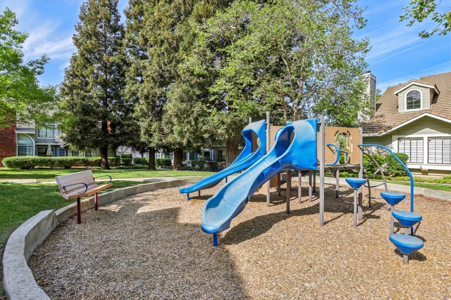 Detail Gallery Image 42 of 62 For 2890 Buena Crest Ct, San Jose,  CA 95121 - 2 Beds | 2 Baths