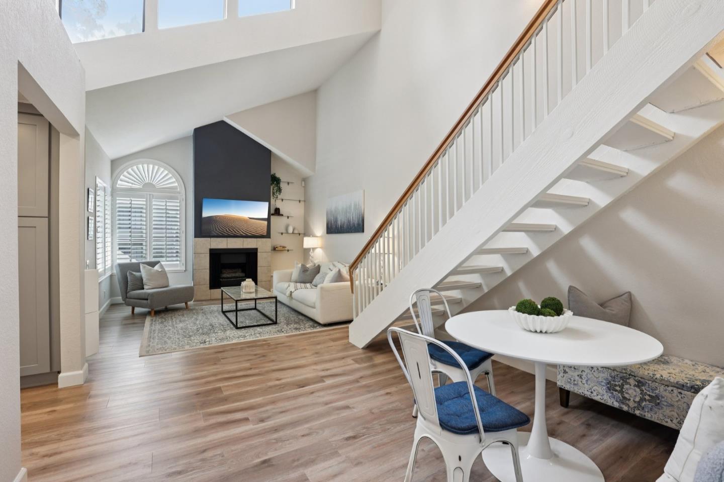 Detail Gallery Image 5 of 62 For 2890 Buena Crest Ct, San Jose,  CA 95121 - 2 Beds | 2 Baths