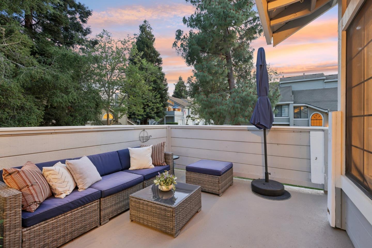 Detail Gallery Image 50 of 62 For 2890 Buena Crest Ct, San Jose,  CA 95121 - 2 Beds | 2 Baths