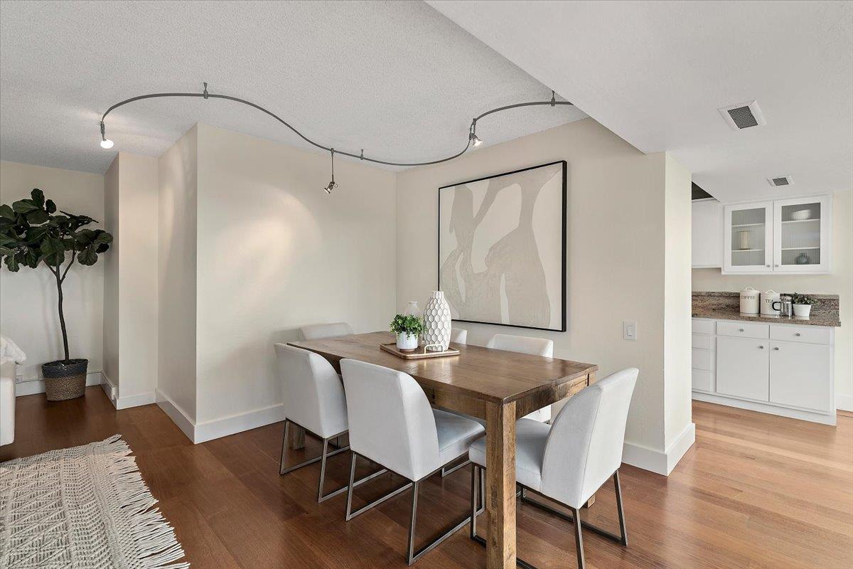 Detail Gallery Image 10 of 33 For 101 Alma St #407,  Palo Alto,  CA 94301 - 2 Beds | 2 Baths