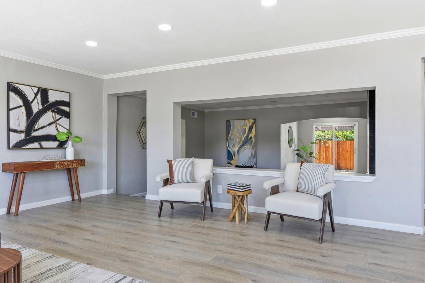 Detail Gallery Image 10 of 38 For 2383 Menalto Ave, East Palo Alto,  CA 94303 - 4 Beds | 2 Baths