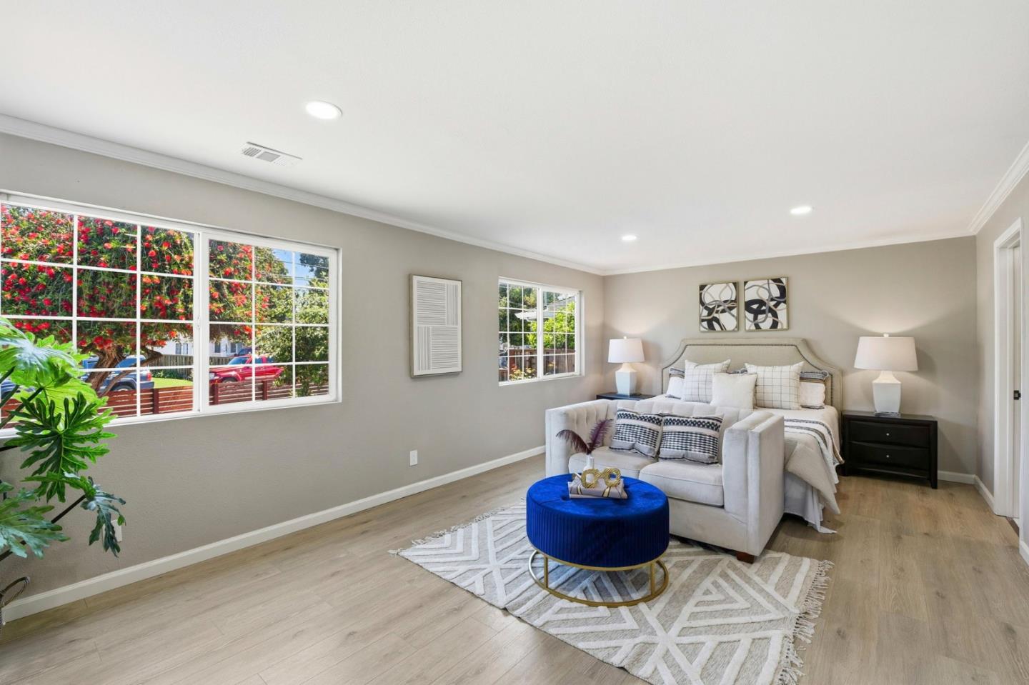 Detail Gallery Image 16 of 38 For 2383 Menalto Ave, East Palo Alto,  CA 94303 - 4 Beds | 2 Baths