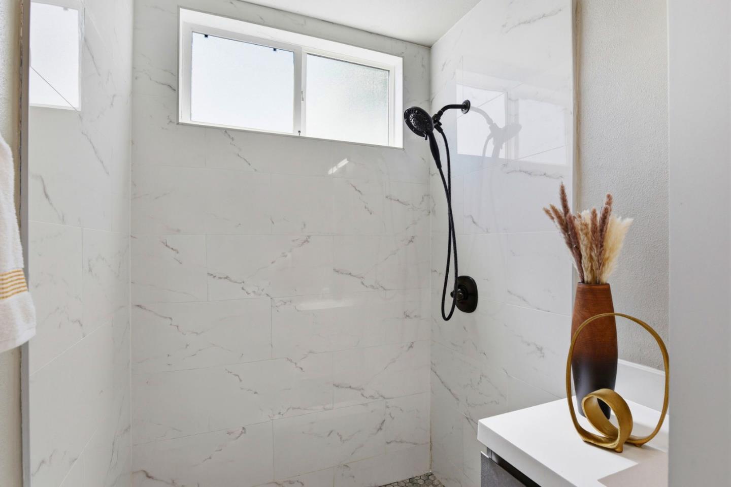 Detail Gallery Image 27 of 38 For 2383 Menalto Ave, East Palo Alto,  CA 94303 - 4 Beds | 2 Baths