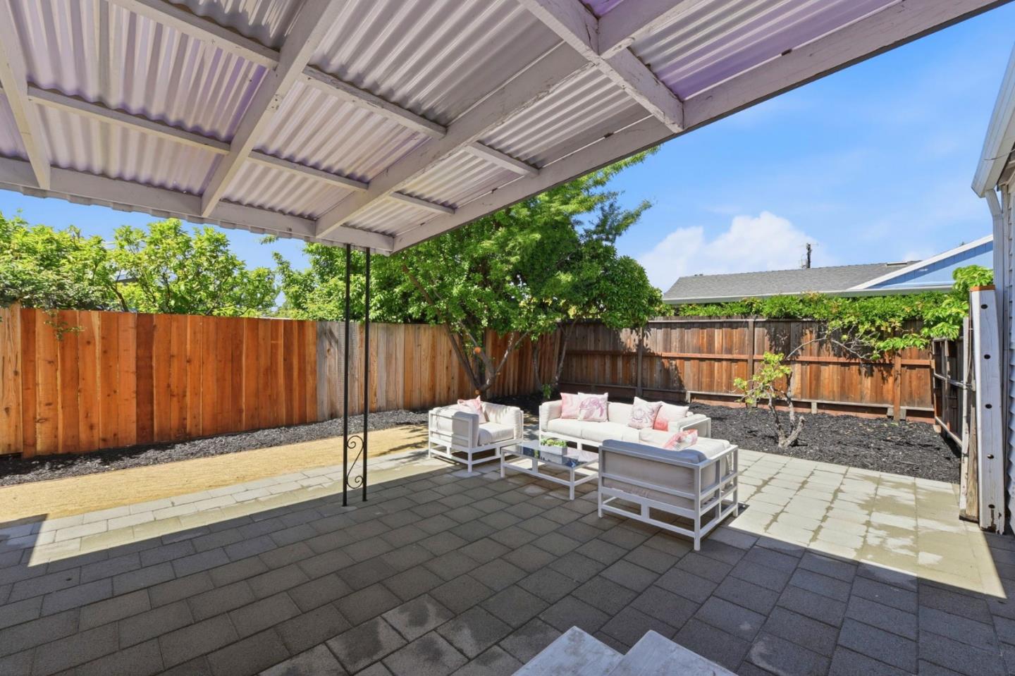 Detail Gallery Image 29 of 38 For 2383 Menalto Ave, East Palo Alto,  CA 94303 - 4 Beds | 2 Baths