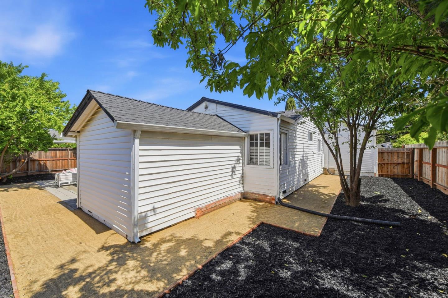 Detail Gallery Image 33 of 38 For 2383 Menalto Ave, East Palo Alto,  CA 94303 - 4 Beds | 2 Baths