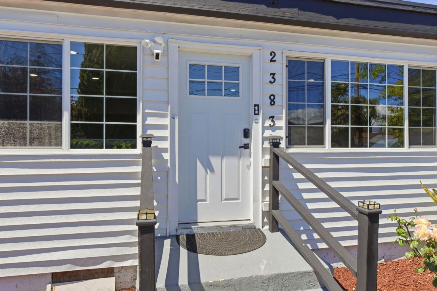 Detail Gallery Image 5 of 38 For 2383 Menalto Ave, East Palo Alto,  CA 94303 - 4 Beds | 2 Baths