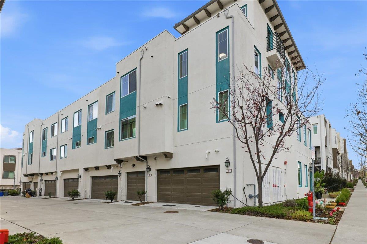Detail Gallery Image 33 of 65 For 218 William Manly St #2,  San Jose,  CA 95136 - 3 Beds | 2 Baths